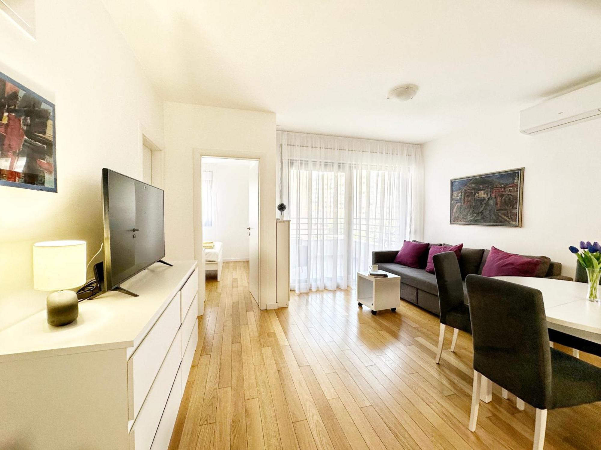 S'akvarel 1 - Private Garage Apartman
