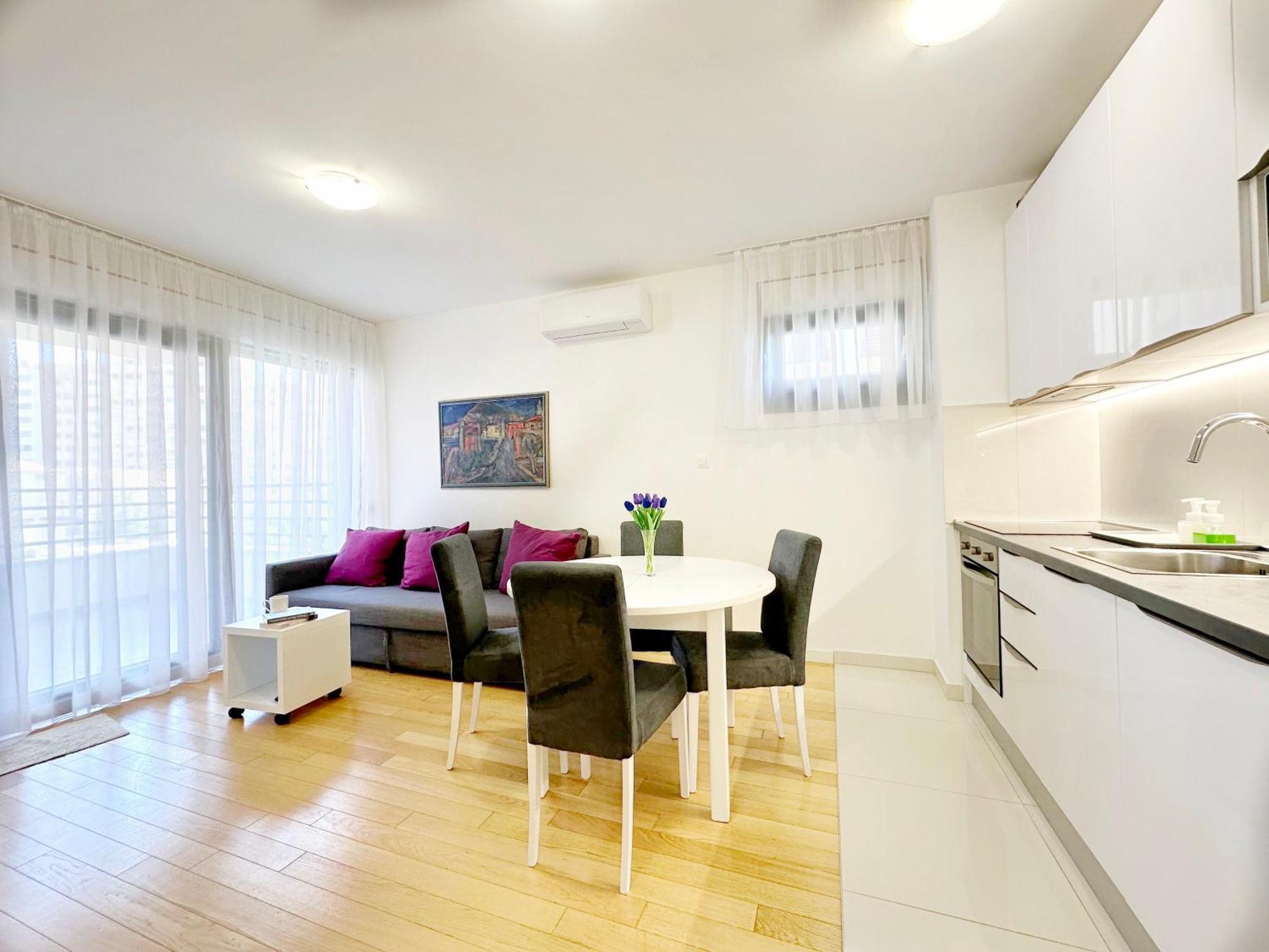 Apartman S'akvarel 1 - Private Garage Split